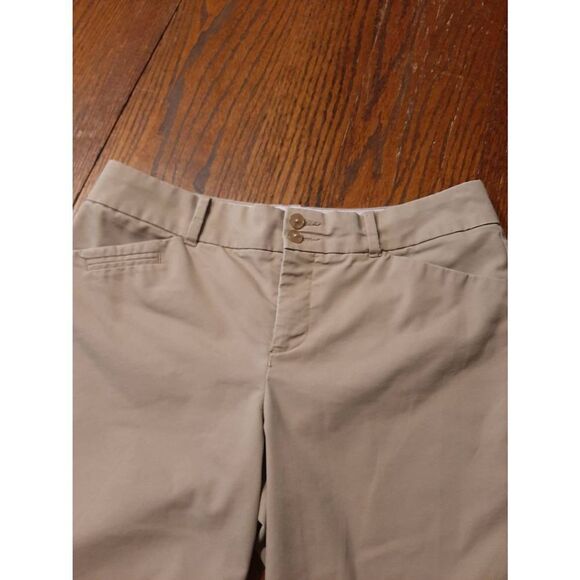 Size 8 Dockers Khaki Tan Double Button Flat Front Mid Rise Bermuda Shorts Pocket - Picture 2 of 3